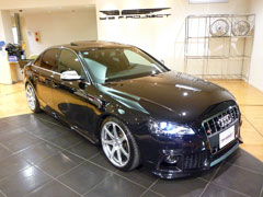 アウディＳ４右正面